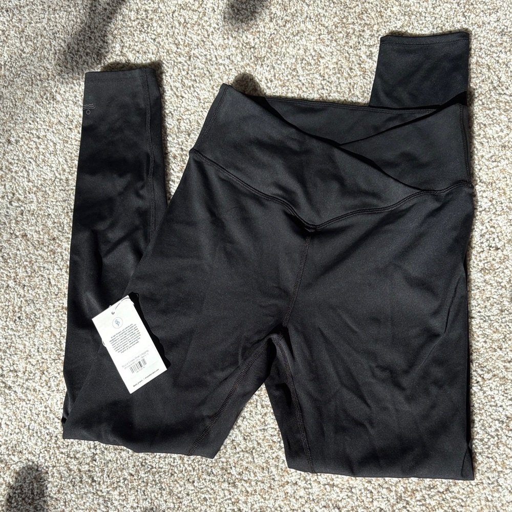 Salt Project Sculpt Cross Over Black Active Leggings - SZ L